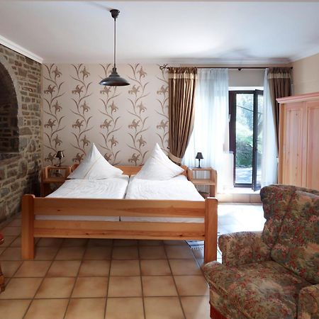 Hotel Haus Kylltal Zendscheid ภายนอก รูปภาพ