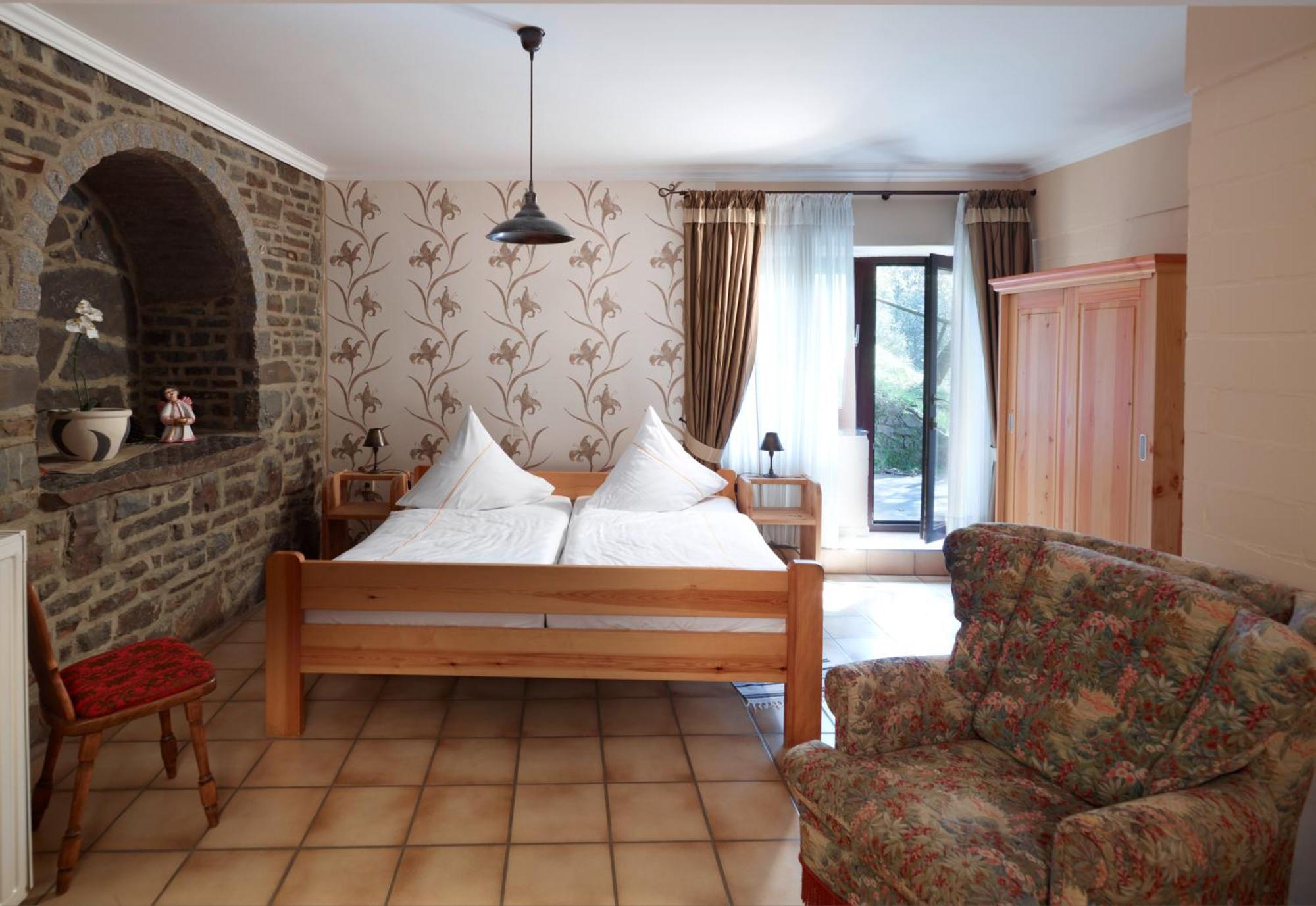 Hotel Haus Kylltal Zendscheid ภายนอก รูปภาพ